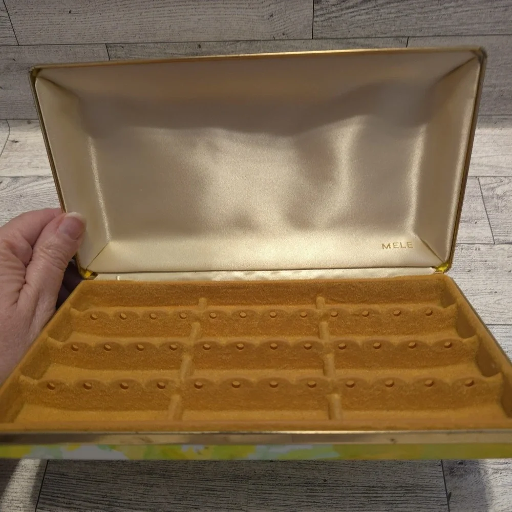 Mele Clamshell Hard Case Floral 1970's Travel Jewelry Box Vintage
